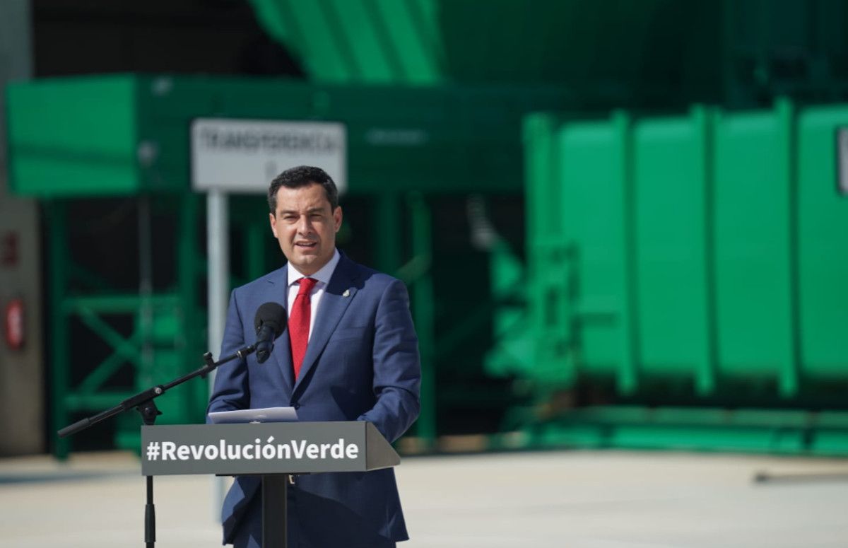 Juan Manuel Moreno durante la inauguración.