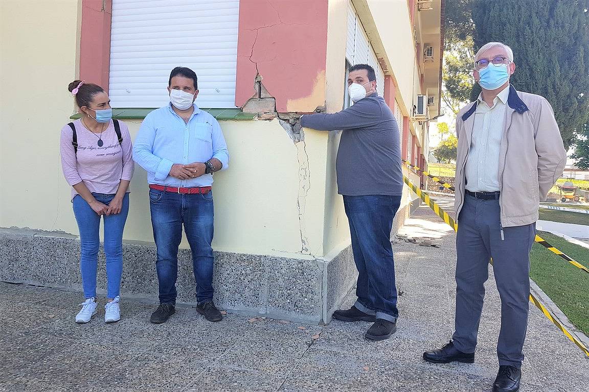 El preocupante estado estructural del CEIP Guadalete de El Torno.