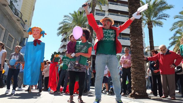 Una concentración en defensa de la escuela pública. Los docentes andaluces están muy molestos con el "lavado de imagen" de la consejería.