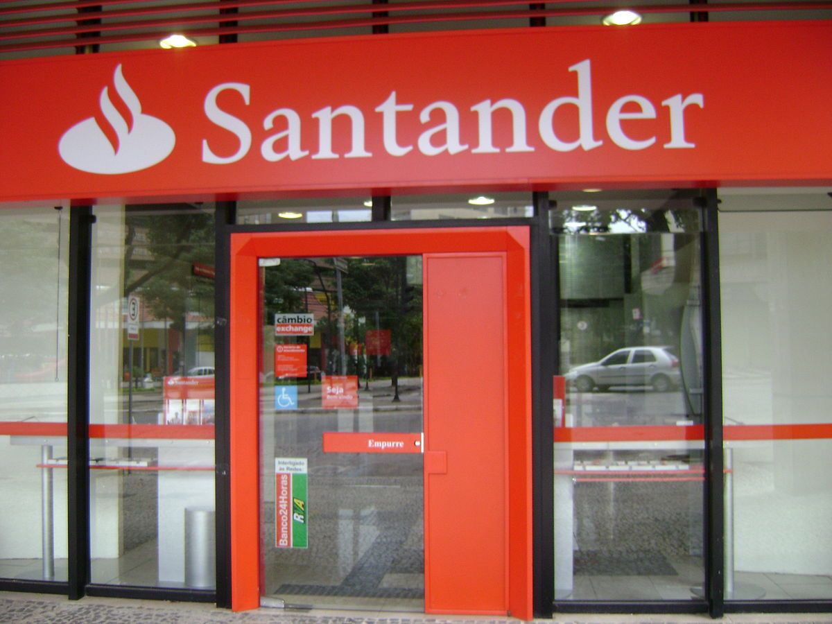 Una sucursal del Banco Santander, en una imagen de archivo.