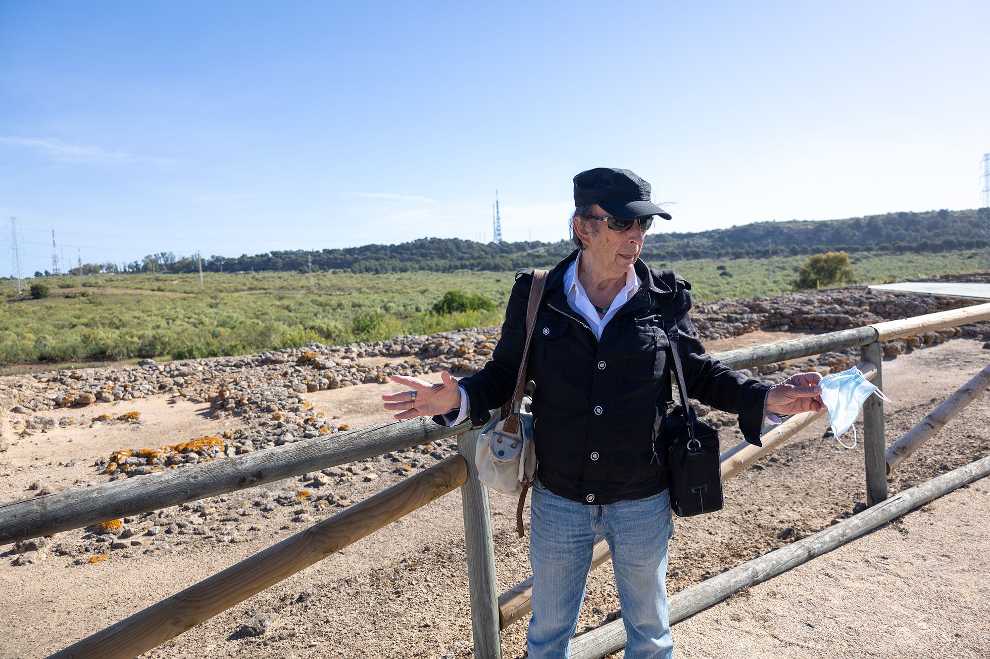 Diego explica su proyecto de parque cultural, arqueológico y lúdico.