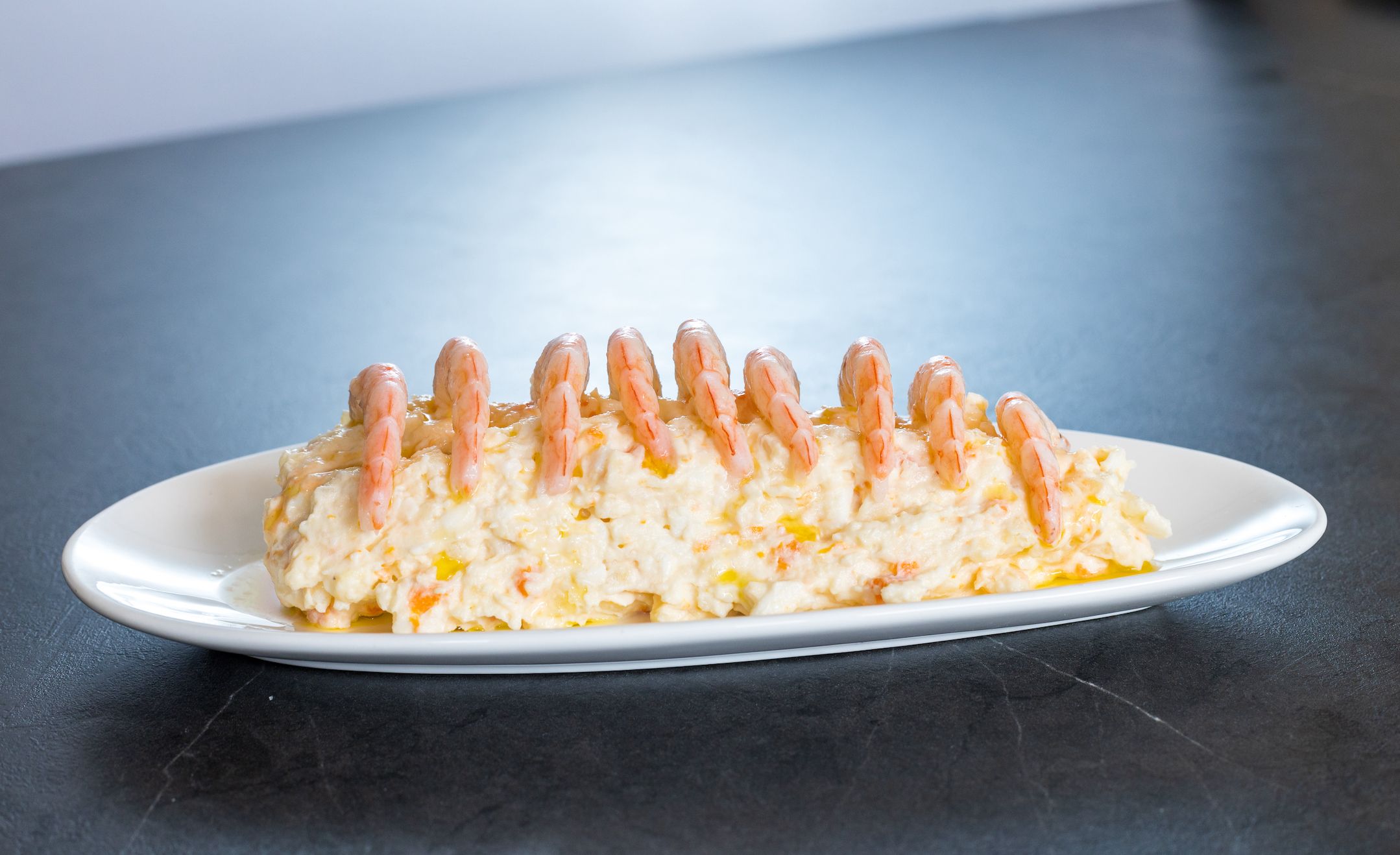 Ensaladilla de gambas de Bina Bar.