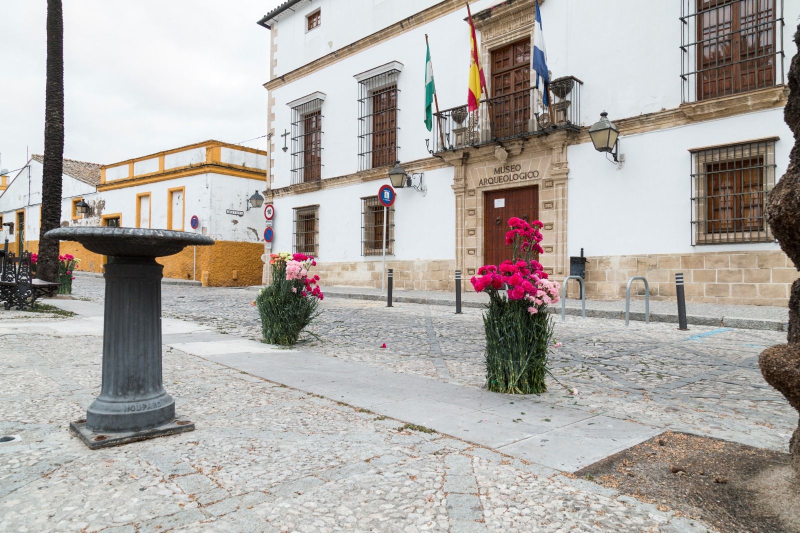 Acción floral en la plaza del Mercado de Jerez. 