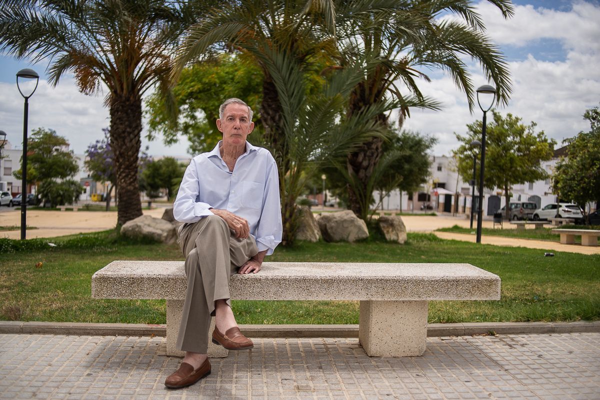 Pepe Tejero, escritor con Parkinson de Trebujena, tras la entrevista.