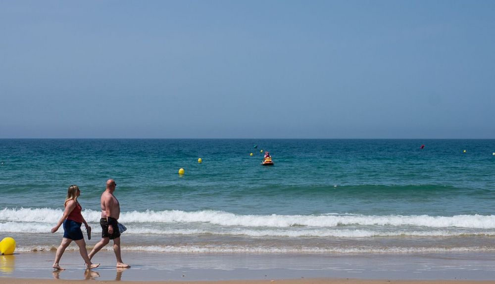 LA BARROSA COMIENZO TEMPORADA PLAYA VERANO CRUZ ROJA SALVAMENTO CALOR 26