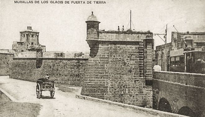 Muros de Puerta Tierra