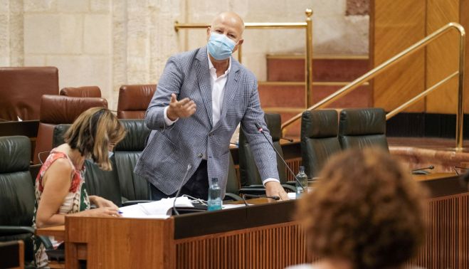 El consejero de Educación, Javier Imbroda, asegura que las oposiciones se han desarrollado "con normalidad".