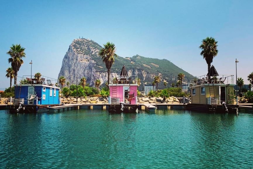 Casas flotantes Boat Haus en La Línea.