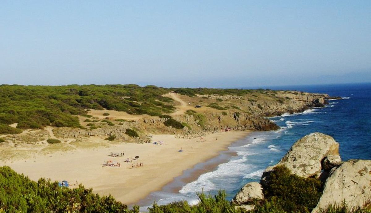 La playa de El Cañuelo, un pequeño paraíso casi secreto. La playa de El Cañuelo, un pequeño paraíso casi secreto.