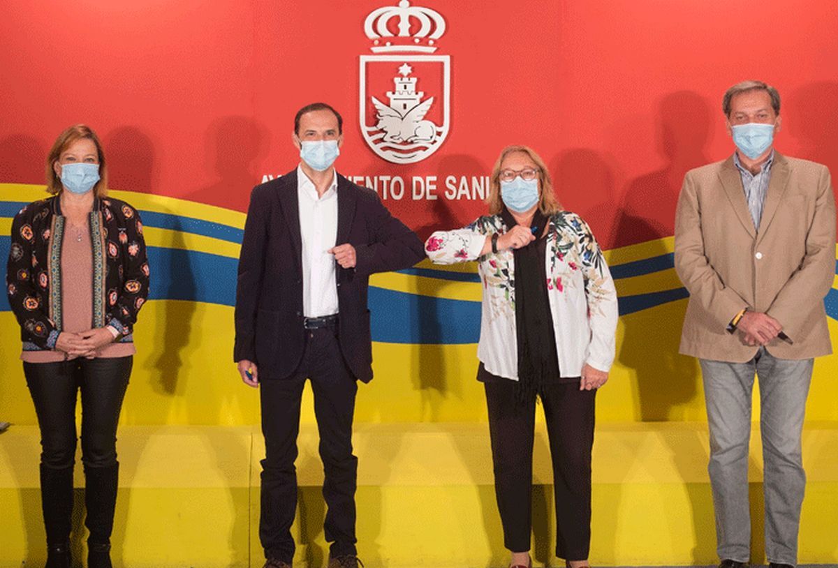 Víctor Mora, alcalde de Sanlúcar, en un encuentro reciente.