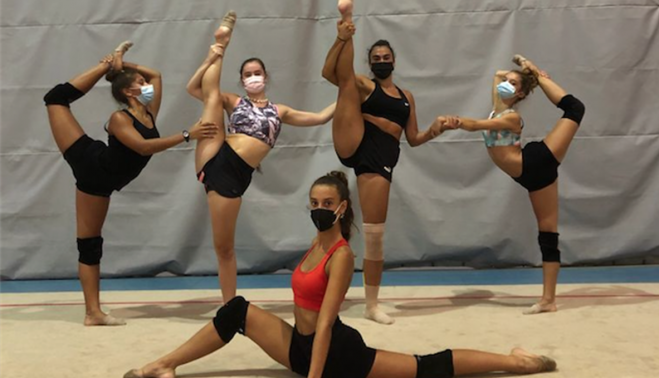 Gimnastas del conjunto Sénior Copa.