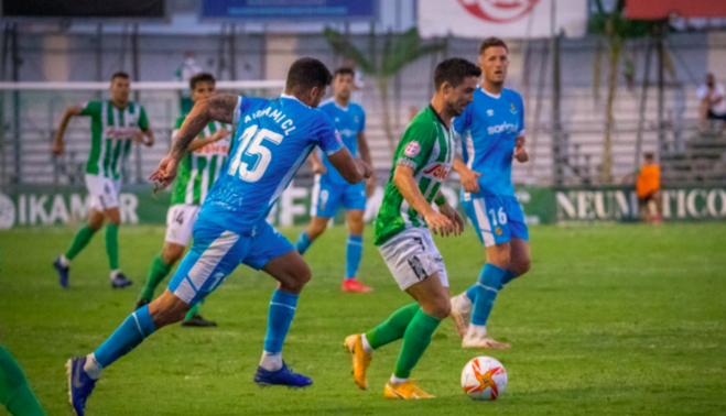 El partido entre Sanluqueño y Nástic.   @ATCOSANLUQUENO