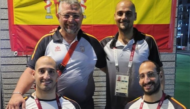 David Benítez y Abraham Carrión, junto a los hermanos Zarzuela.