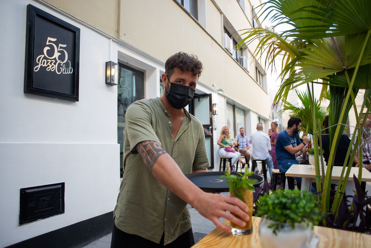 La terraza del '55', uno de los atractivos de la noche jerezana este verano