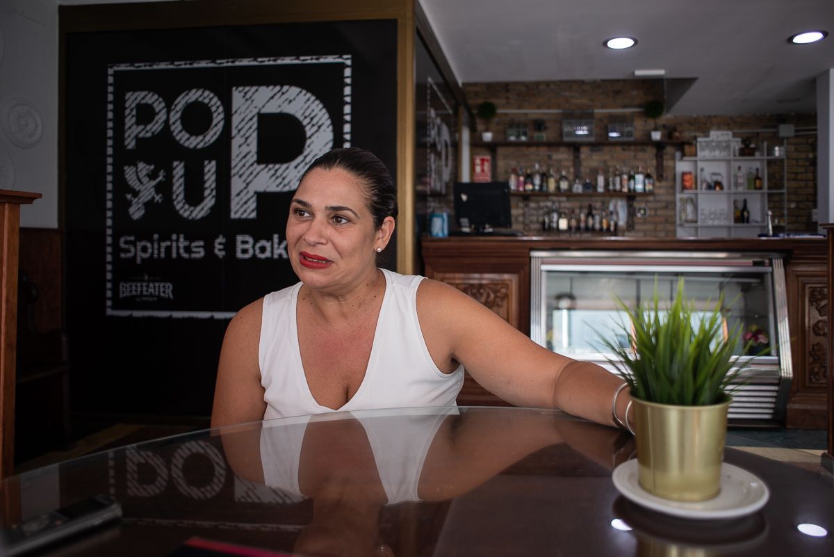 Virginia Naranjo durante la entrevista en el local de Jerez.