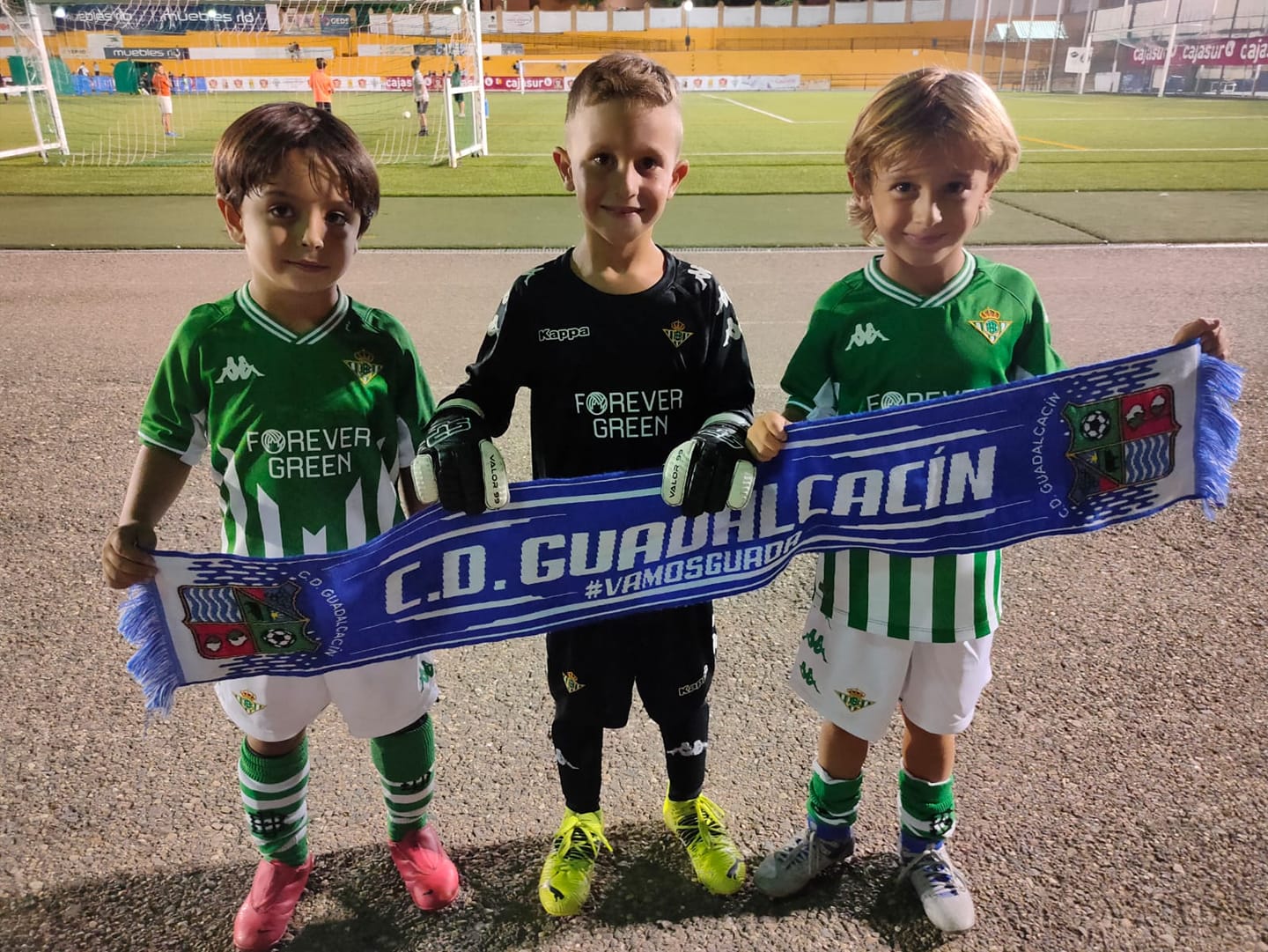 Gonzalo, Mario y Leo, los tres jóvenes jugadores que ha fichado el Real Betis. Gonzalo, Mario y Leo, los tres jóvenes jugadores que ha fichado el Real Betis.