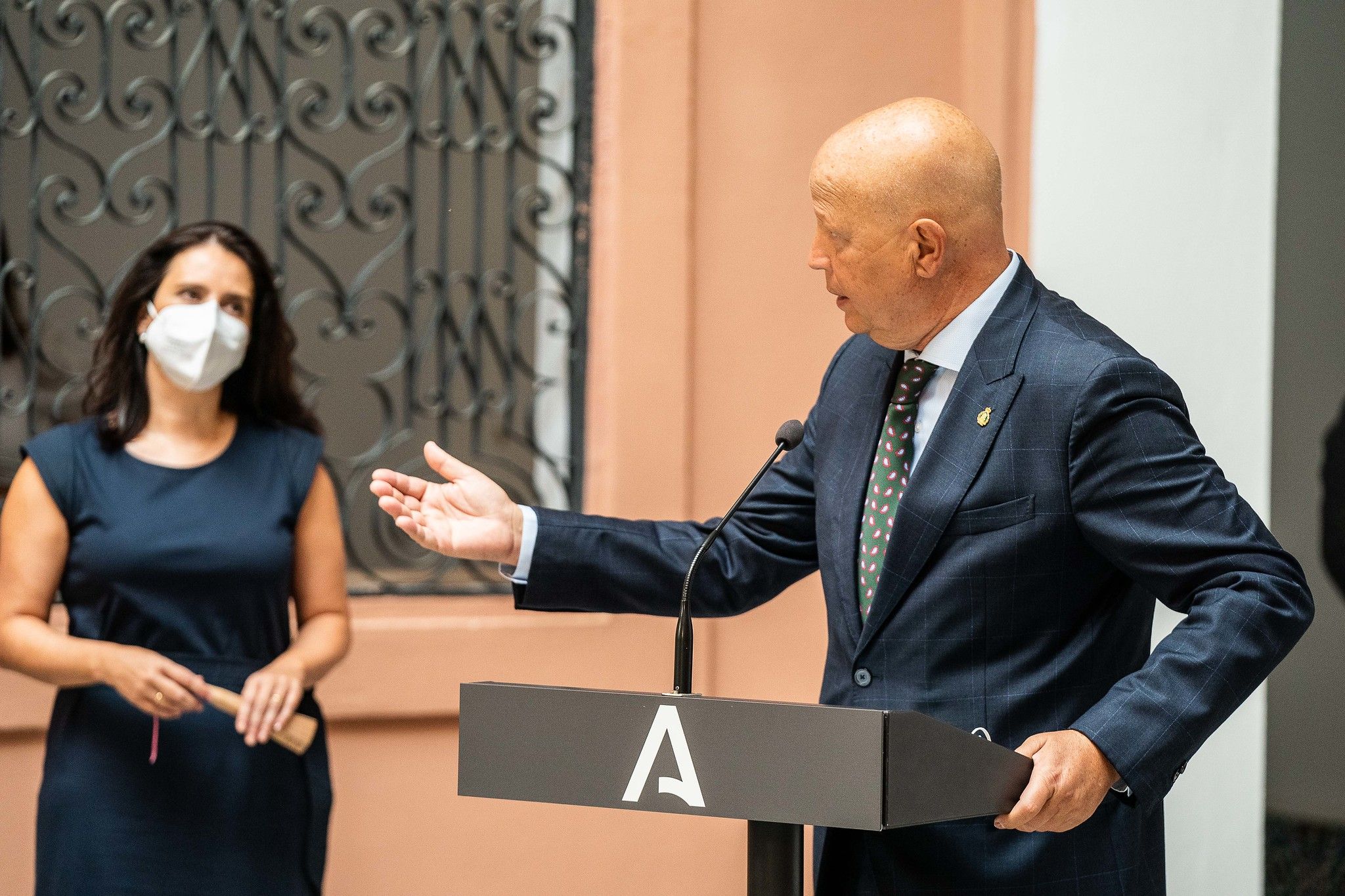 Imbroda durante el acto del acuerdo.