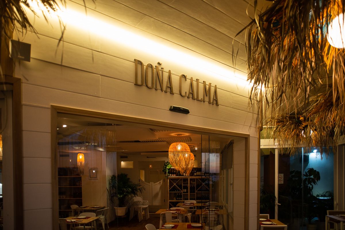 Detalle de la entrada del gastrobar en Sanlúcar.