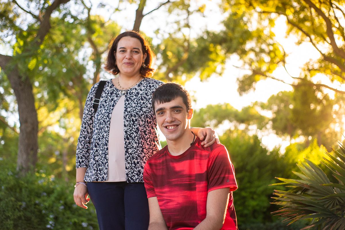 Madre e hijo transmiten su alegría tras su lucha.