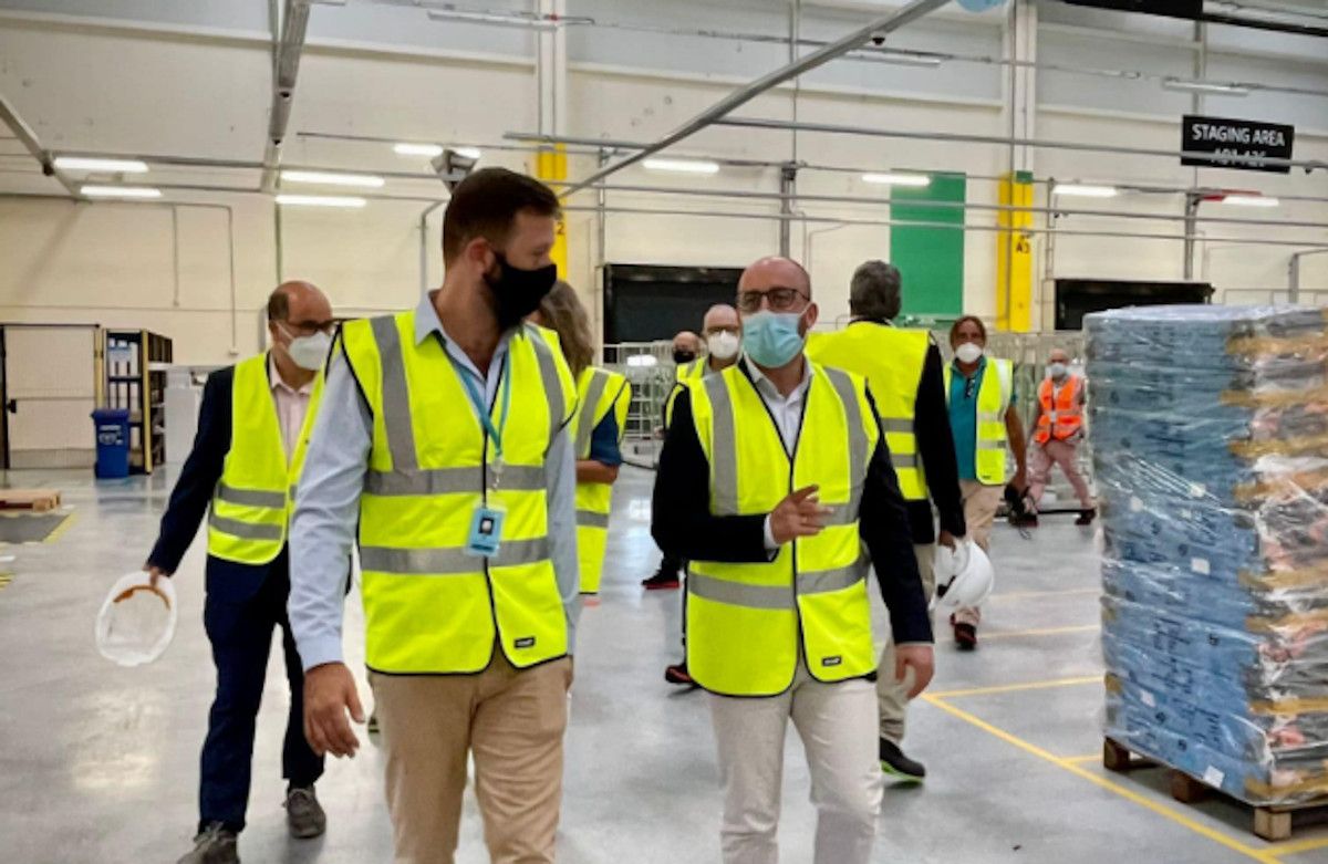 Visita a la planta portuense.