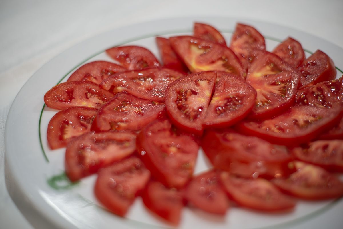 Tomate cultivado en la casa de la familia.