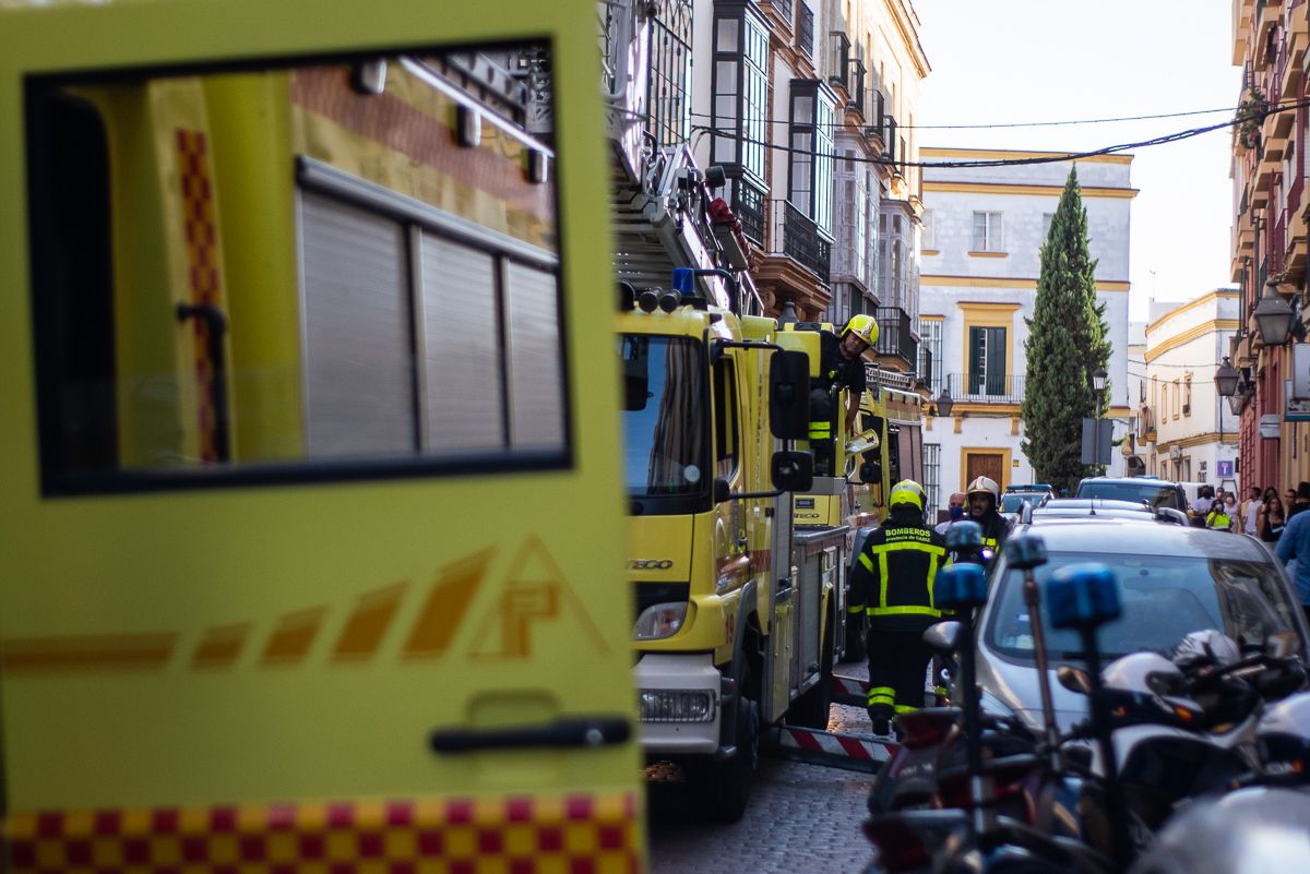 Bomberos del Consorcio Provincial durante una actuación.