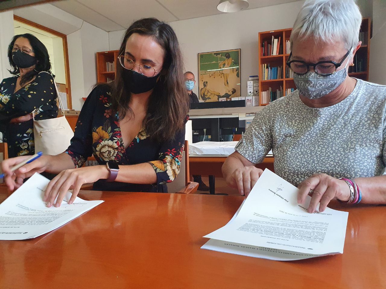 Cesión de libretos, grabaciones y diplomas.