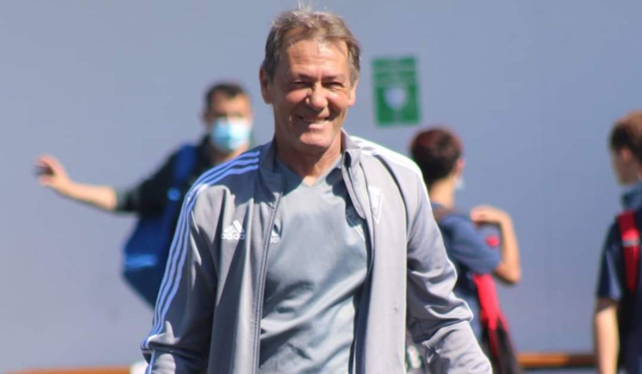 Pepe Mejías, un tipo alegre que lleva toda una vida vinculada al mundo del fútbol.