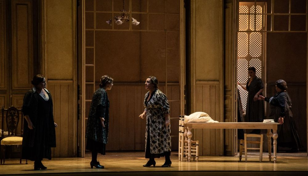 LA CASA DE BERNARDA ALBA OPERA 18
