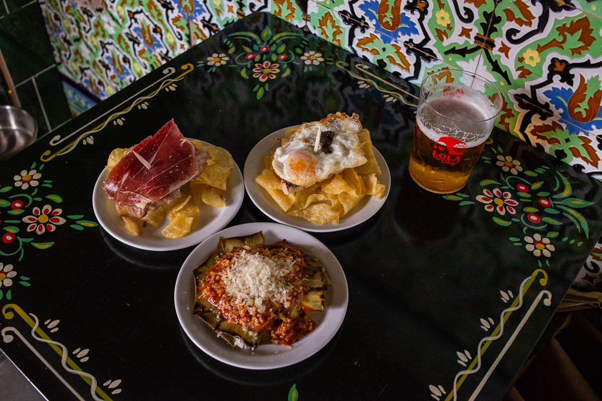 Varias tapas del establecimiento sevillano.