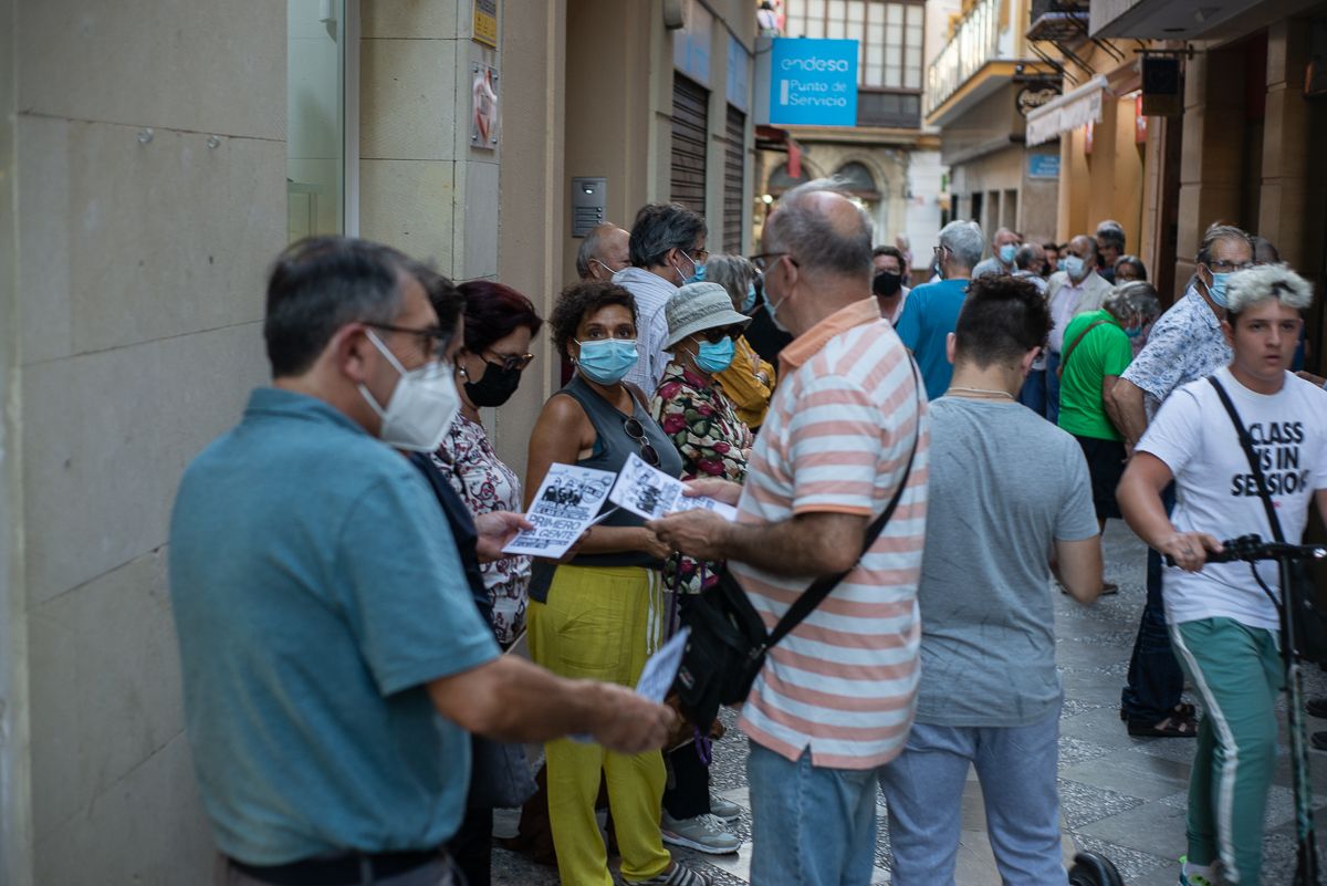 Además de protestar, se realizó un acción informativa.    MANU GARCÍA