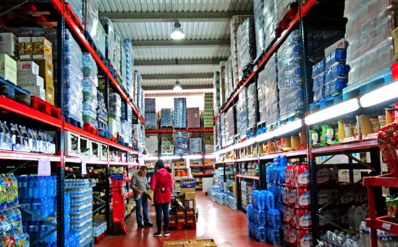 Una calle de productos de un Súper Carmela. FOTO: SÚPER CARMELA. 