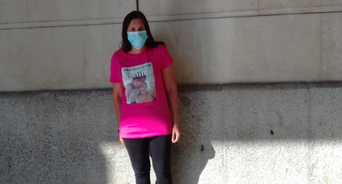 Sara Casas, a las puertas de los Juzgados de Sevilla en una imagen reciente. 