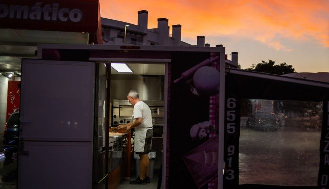 El camión de Domi, donde vende sus pizzas.