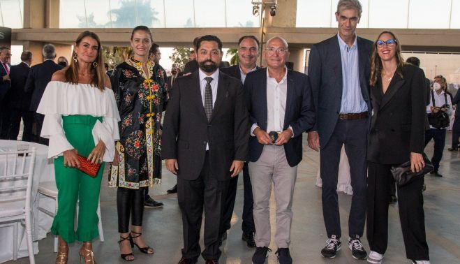 El malagueño, junto a Antonio Martín y Amaya Valdemoro, en la gala del Hall of Fame del baloncesto español.