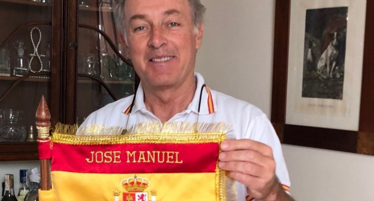 José Manuel Soto, con la bandera de España.