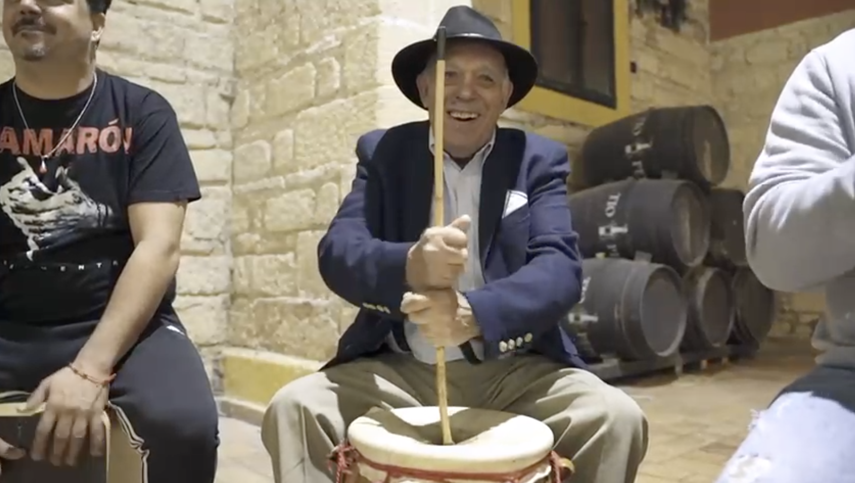 Tio Maleno en el ensayo de 'Nochebuena de los grandes en Jerez' para la tradicional zambomba flamenca del Villamarta 