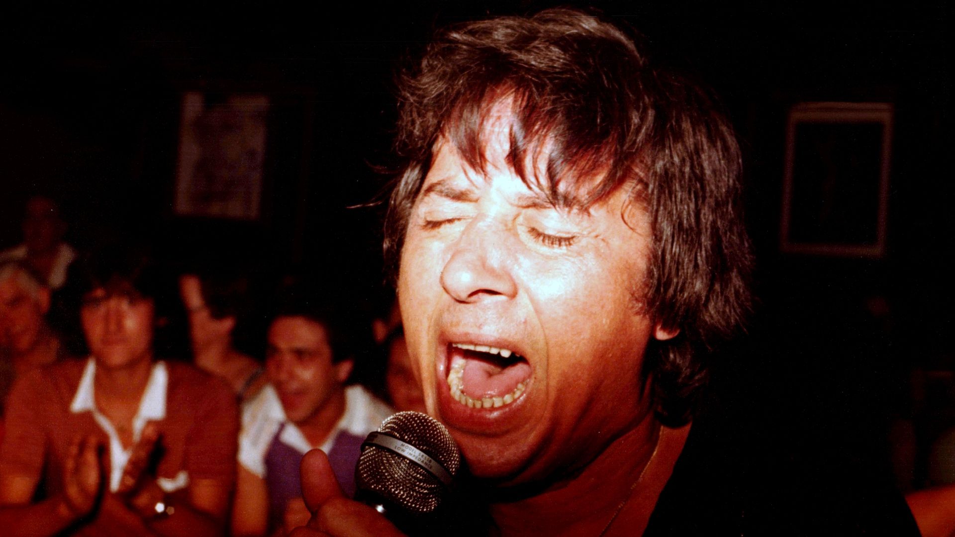 Bambino, el chiquillo que llevó el cante gitano a las salas de fiesta de media España y acabó siendo icono LGTBI.