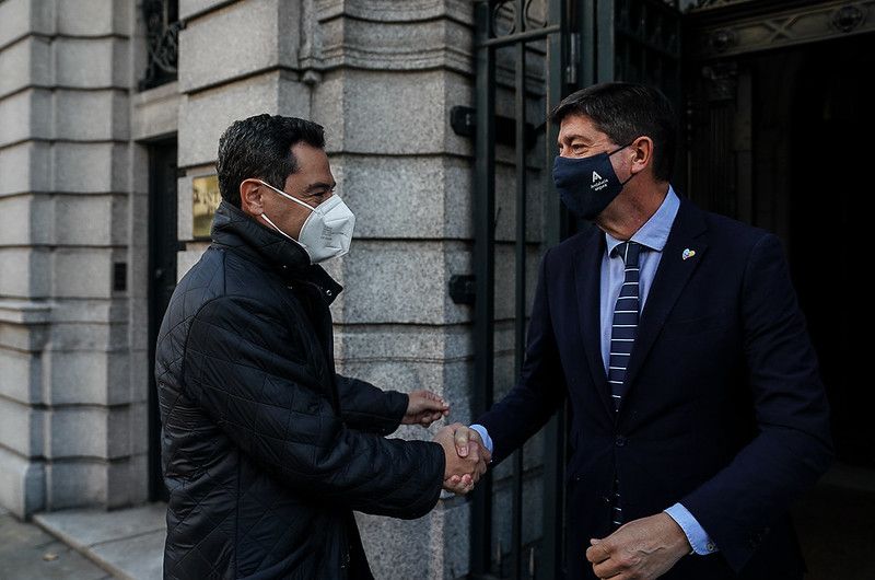 El presidente de la Junta, Juan Manuel Moreno, con el vicepresidente Juan Marín, en una imagen de archivo. El presidente de la Junta, Juan Manuel Moreno, con el vicepresidente Juan Marín, en una imagen de archivo.