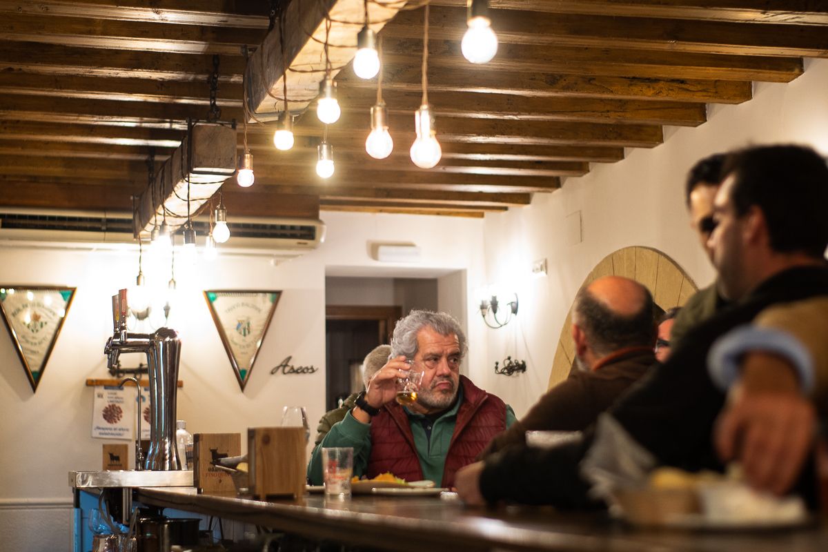 Interior del bar ubicado en el centro de El Puerto.