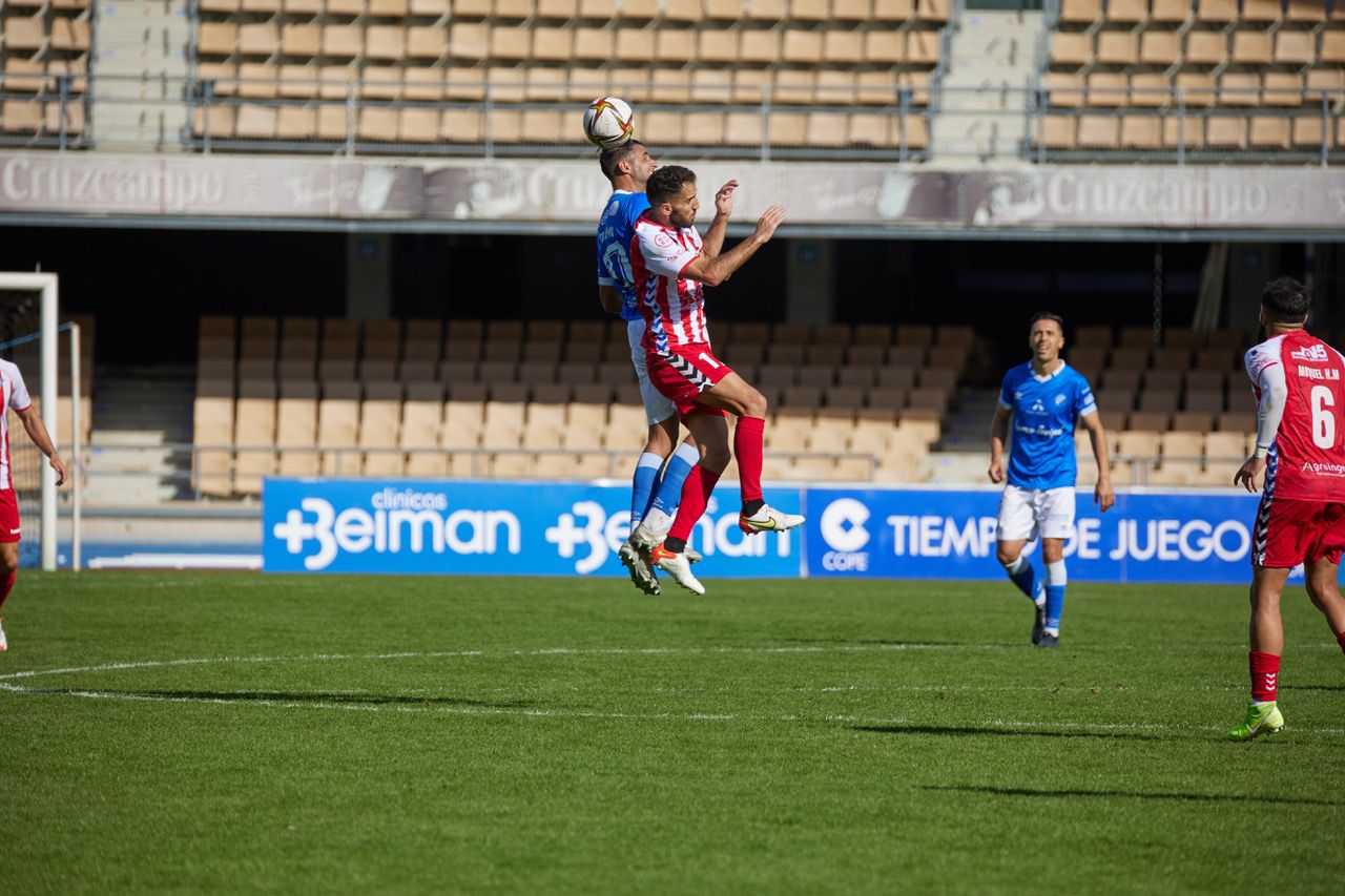 Un momento del partido. KITO DOÑA