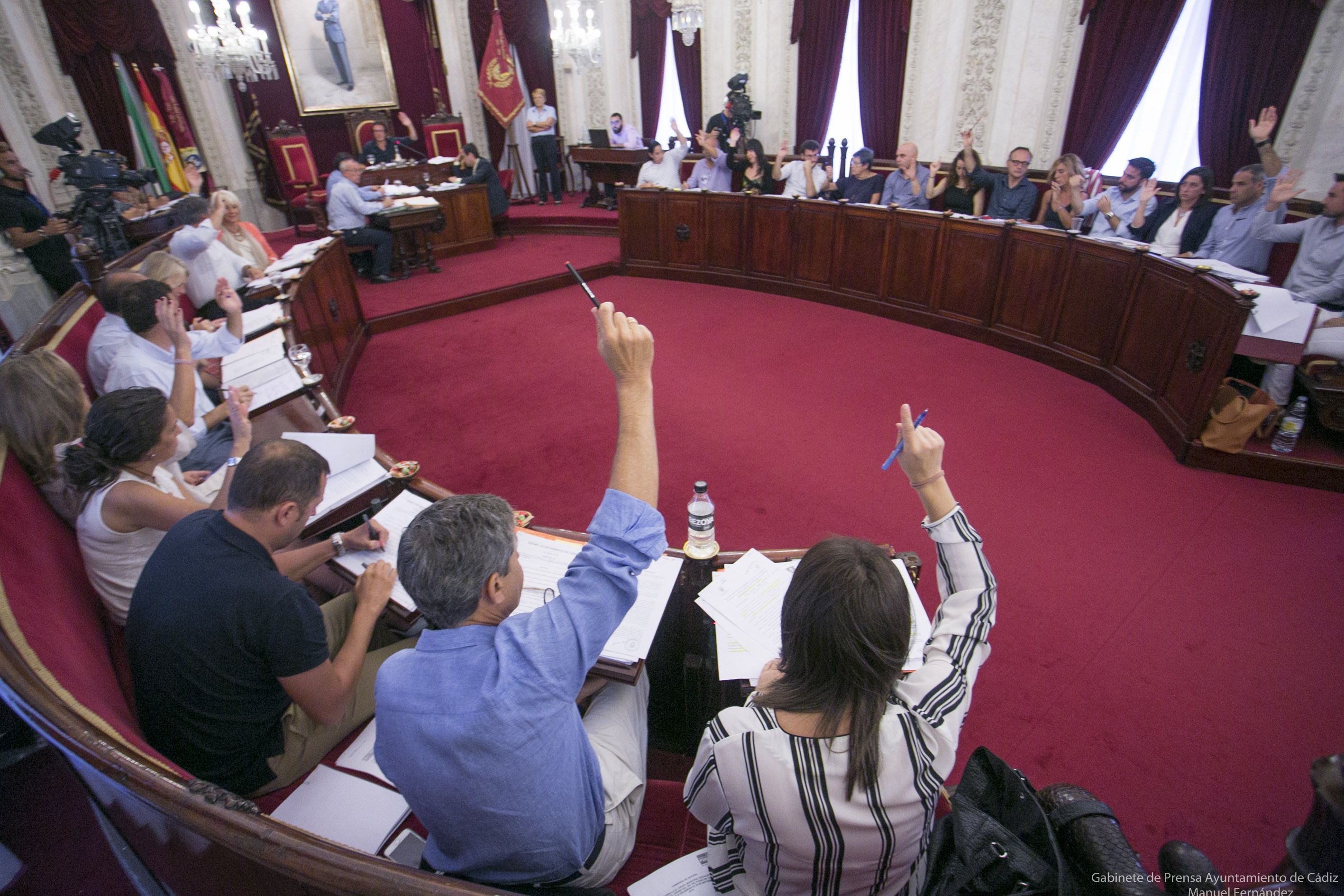Pleno del Ayuntamiento de Cádiz en una imagen de archivo. Pleno del Ayuntamiento de Cádiz en una imagen de archivo.