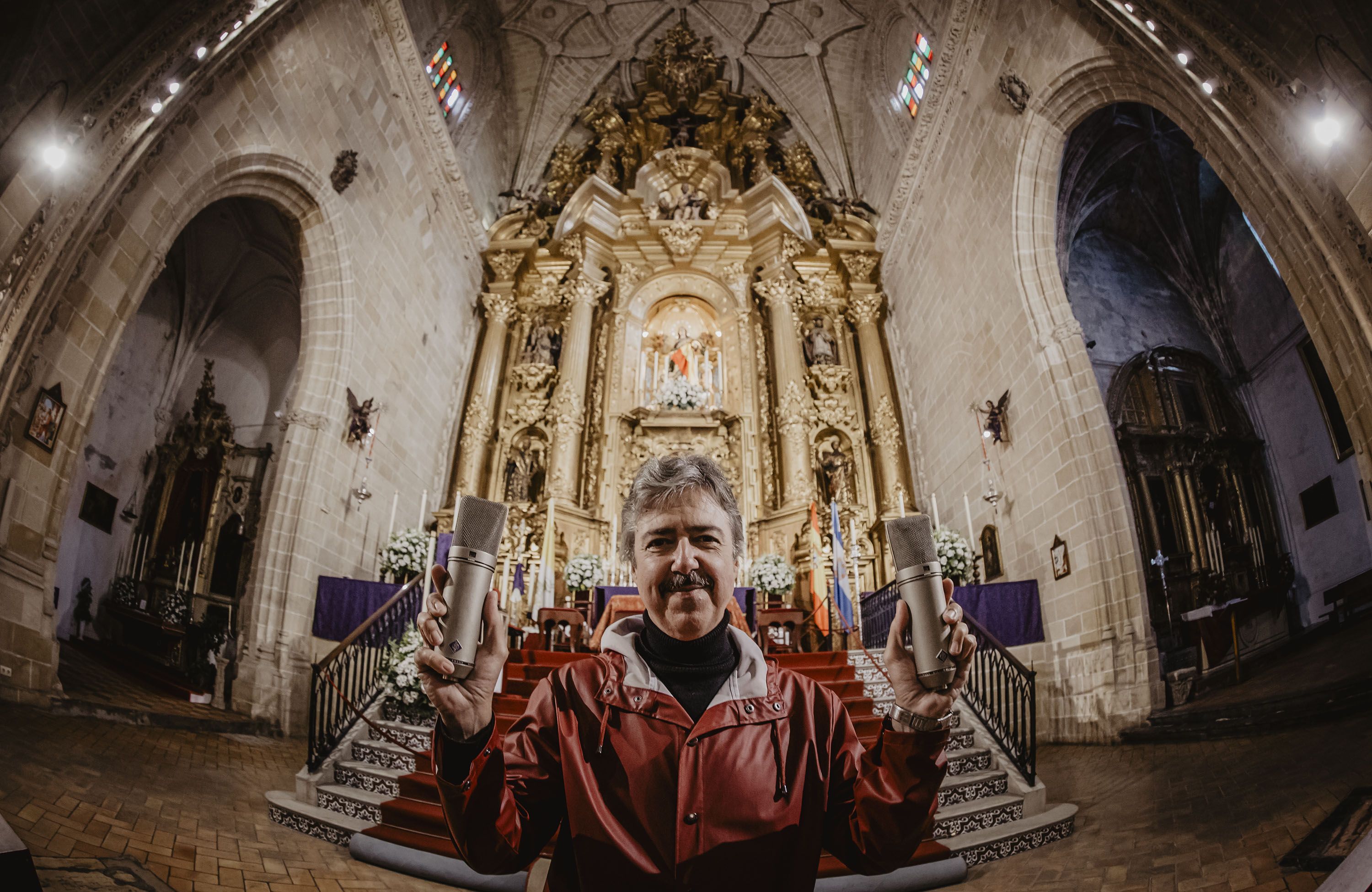 Jesús Trujillo en San Mateo, iglesia donde realizará grabaciones de discos de música clásica.