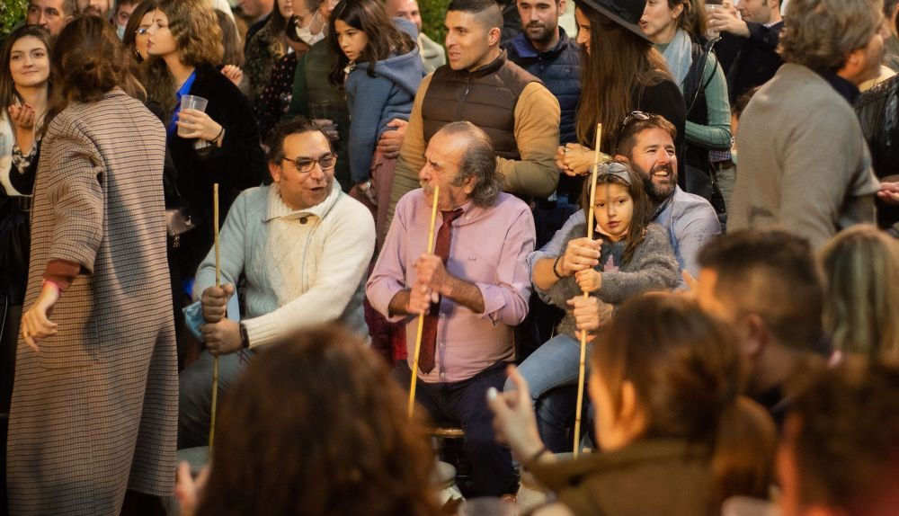 Tierra de Zambombas, arte y compás. Una imagen de las celebraciones que se suceden estos días en Jerez.