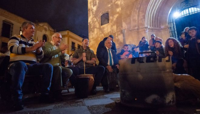 Así se vivió la Zambomba en San Lucas.   MANU GARCÍA