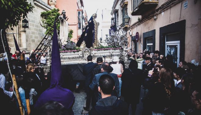 La Virgen de Loreto, en el Viernes Santo de 2019, saliendo de la Iglesia de San Pedro.