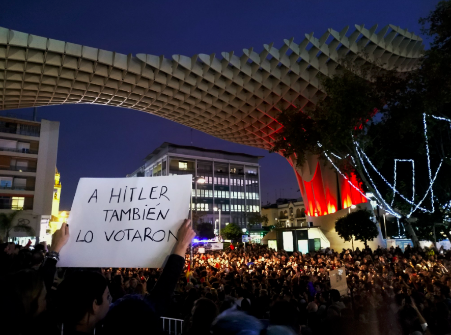 Manifestación antifascista en Las Setas, Sevilla.