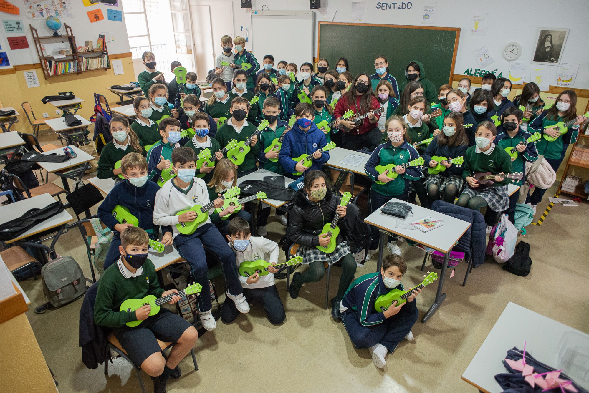 Alumnos y alumnas de sexto de Primaria del colegio Sagrado Corazón Carmelitas de El Puerto.
