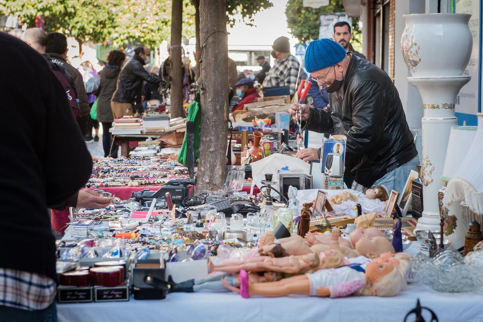 El Jueves en la zona más próxima a la calle Correduría, donde suele haber más miscelánea de objetos.