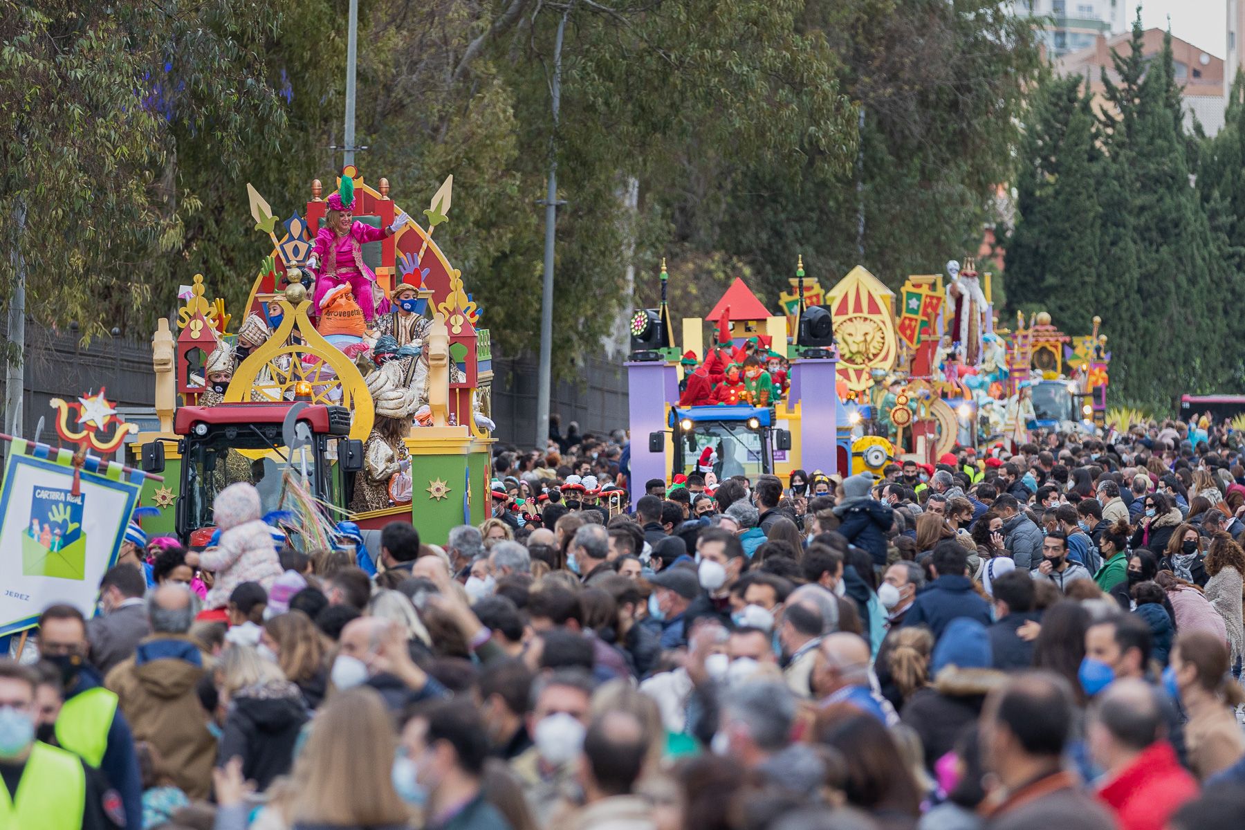 Los Reyes Magos reparten ilusión y salud para este 2022
